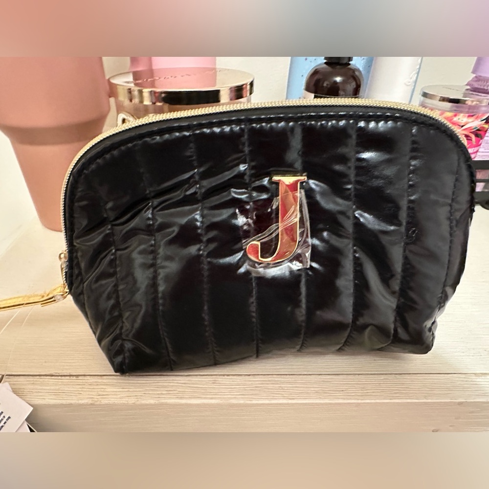 J Initial wristlet nwt